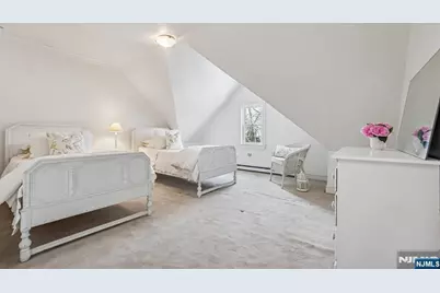 328 Carmita Avenue, Rutherford, NJ 07070 - Photo 22