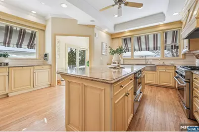 328 Carmita Avenue, Rutherford, NJ 07070 - Photo 14