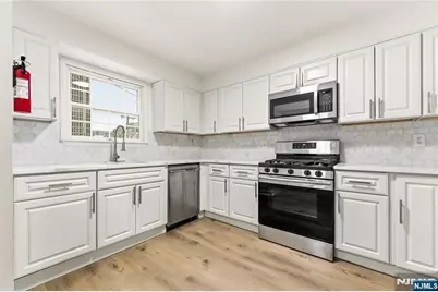 18 Kinney Street, Newark, NJ 07102 - Photo 4