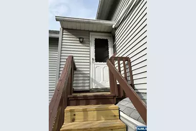 289 Livingston Avenue 2nd Fl #2nd Fl, Lyndhurst Township, NJ 07071 - Photo 14