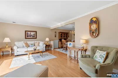 262 Cornwall Road, Glen Rock, NJ 07452 - Photo 2