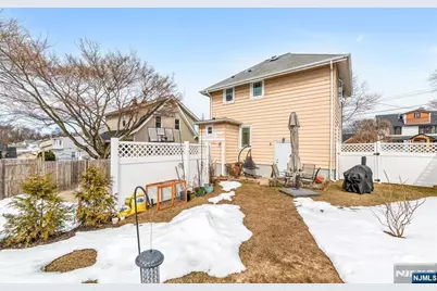 107 Chestnut Street, Rochelle Park Township, NJ 07662 - Photo 32