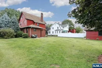 220 Raymond Street, Hasbrouck Heights, NJ 07604 - Photo 36