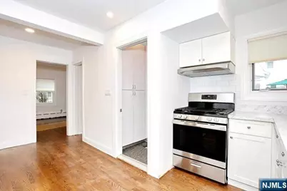 220 Raymond Street, Hasbrouck Heights, NJ 07604 - Photo 6