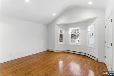 281 Wayne Avenue 281 #281, Cliffside Park, NJ 07010 - Photo 12