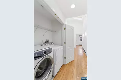 281 Wayne Avenue 281 #281, Cliffside Park, NJ 07010 - Photo 18