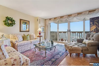 555 North Avenue 17-U #17-U, Fort Lee, NJ 07024 - Photo 2