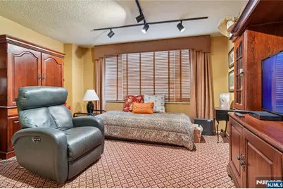 555 North Avenue 17-U #17-U, Fort Lee, NJ 07024 - Photo 8