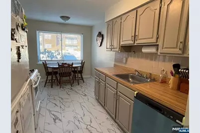 92 Beverly Hills Terrace 9204 #9204, Woodbridge Township, NJ 07095 - Photo 4