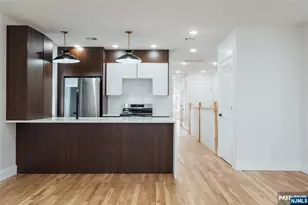 90 Hollywood Ave 2, East Orange, NJ 07018 - Photo 4