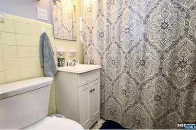 604 Elm Avenue, Saddle Brook Township, NJ 07663 - Photo 8