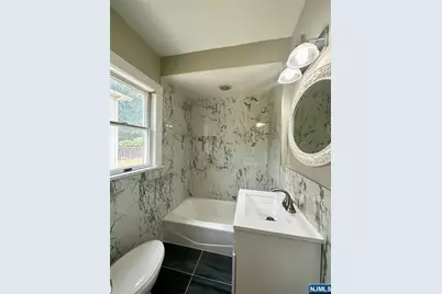 106 Clarendon Place, Hackensack, NJ 07601 - Photo 8