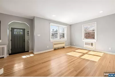 10-09 Charles Street, Fair Lawn, NJ 07410 - Photo 4