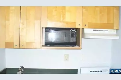 501 Linwood Drive 5J #5J, Fort Lee, NJ 07024 - Photo 10