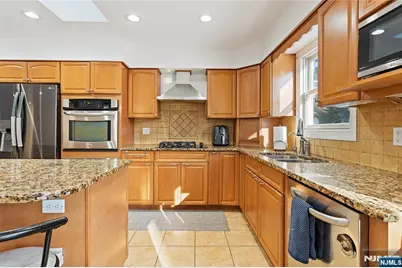 4 Harlow Crescent, Fair Lawn, NJ 07410 - Photo 4