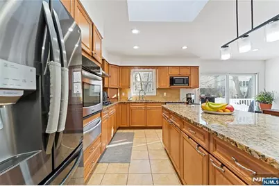 4 Harlow Crescent, Fair Lawn, NJ 07410 - Photo 6