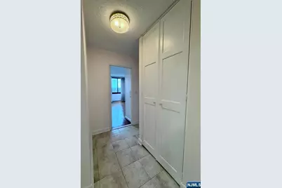 300 Winston 702 #702, Cliffside Park, NJ 07010 - Photo 14