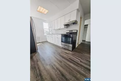23 Lincoln Place 2nd Floor #2nd Floor, Garfield, NJ 07026 - Photo 4