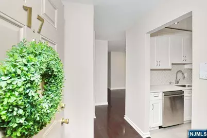 17 Colonial Village Drive, Hillsdale, NJ 07642 - Photo 4