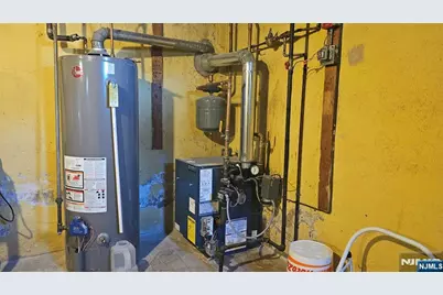 560 Boulevard, New Milford, NJ 07646 - Photo 16