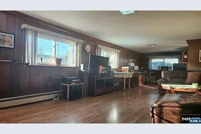 560 Boulevard, New Milford, NJ 07646 - Photo 12