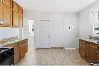 15 Highland Avenue, East Orange, NJ 07018 - Photo 14