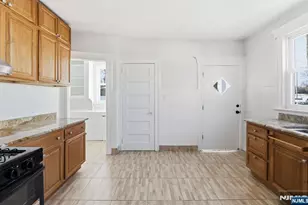 15 Highland Ave, East Orange, NJ 07018 - Photo 14