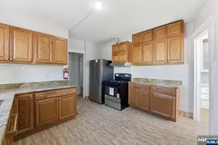 15 Highland Ave, East Orange, NJ 07018 - Photo 12