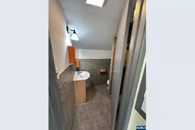 107 Stuyvesant Avenue 202 #202, Lyndhurst Township, NJ 07071 - Photo 4