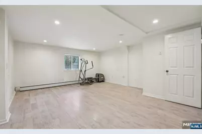 1670 Maple Street, Fort Lee, NJ 07024 - Photo 24