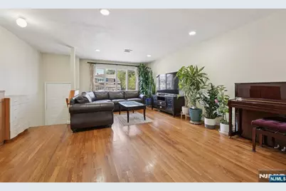 1670 Maple Street, Fort Lee, NJ 07024 - Photo 4