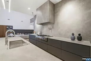 577 Floyd St, Englewood Cliffs, NJ 07632 - Photo 20