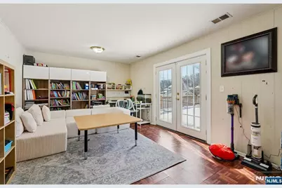 44 Forsythia Lane, Paramus, NJ 07652 - Photo 18