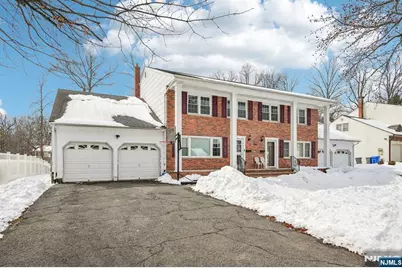 44 Forsythia Lane, Paramus, NJ 07652 - Photo 2