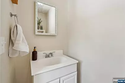 44 Forsythia Lane, Paramus, NJ 07652 - Photo 20