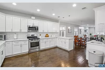 10 Glen Street, Cliffside Park, NJ 07010 - Photo 14