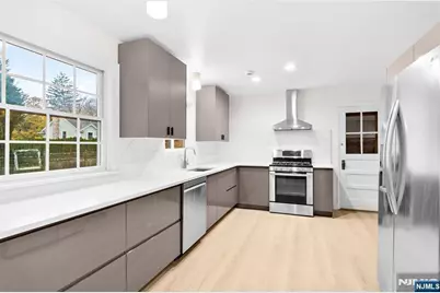 72 Creston Avenue, Tenafly, NJ 07670 - Photo 12