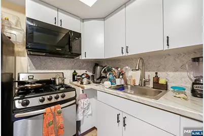 437 Walker Street, Fairview, NJ 07022 - Photo 16