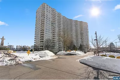 2000 Linwood Avenue 6E #6E, Fort Lee, NJ 07024 - Photo 1