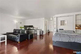 2000 Linwood Ave 6E, Fort Lee, NJ 07024 - Photo 4