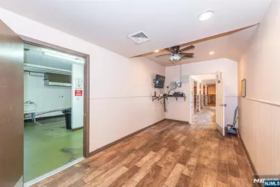 219 Hamburg Turnpike, Bloomingdale, NJ 07403 - Photo 6