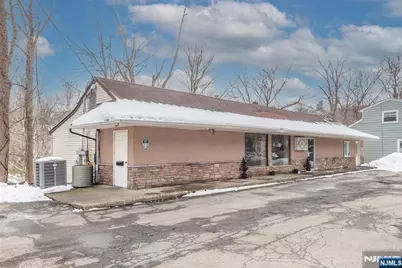 219 Hamburg Turnpike, Bloomingdale, NJ 07403 - Photo 2