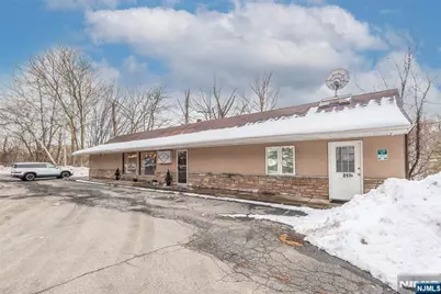 219 Hamburg Turnpike, Bloomingdale, NJ 07403 - Photo 4