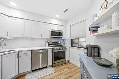 10 New Bedford Road D #D, West Milford, NJ 07480 - Photo 4