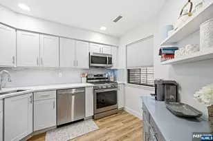 10 New Bedford Road D, West Milford, NJ 07480 - Photo 4