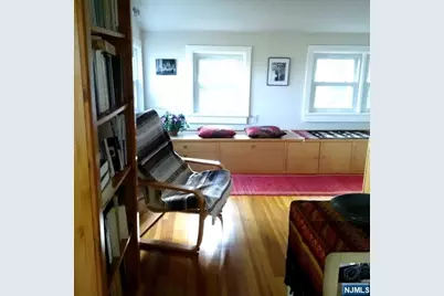 3 Old Wood Road 2 #2, Edgewater, NJ 07020 - Photo 2