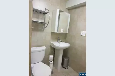 3 Old Wood Road 2 #2, Edgewater, NJ 07020 - Photo 8