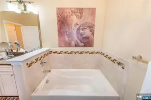 7 Graphite Dr, Little Falls Township, NJ 07424 - Photo 12