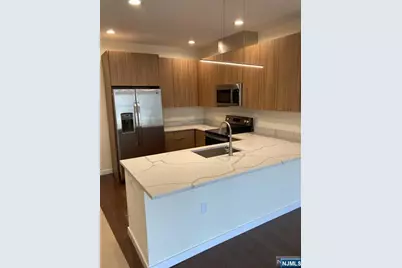 209 Oakdene Place 205 #205, Cliffside Park, NJ 07010 - Photo 4