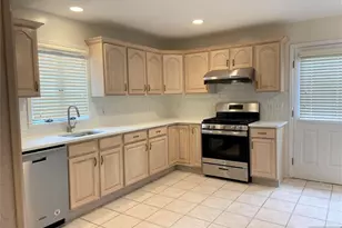 2445 3rd Street A, Fort Lee, NJ 07024 - Photo 2